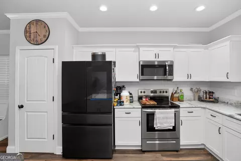 Kitchen - 207 Dixon Cir, Williamson, GA 30292 photo 1 of 2