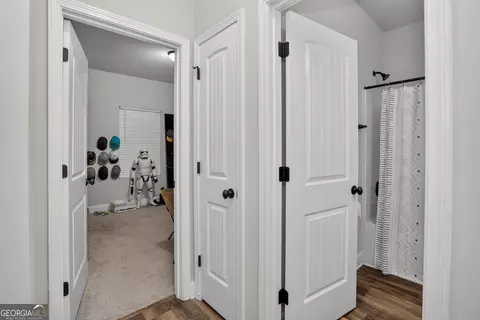 Entry Way - 207 Dixon Cir, Williamson, GA 30292 photo 8 of 13