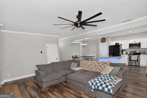 Entry Way - 207 Dixon Cir, Williamson, GA 30292 photo 5 of 13