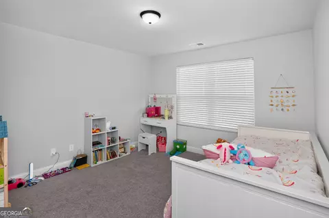 Bedroom - 207 Dixon Cir, Williamson, GA 30292 photo 2 of 9