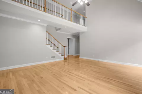 Living - 356 Massengale Rd, Brooks, GA 30205 photo 4 of 5