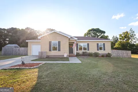 104 Sandalwood Cir, Statesboro, GA 30458