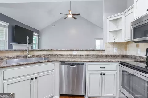 Kitchen - 211 Cyane Ln, Guyton, GA 31312 photo 3 of 3