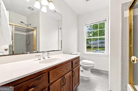 Bath - 2746 Summercrest Ln, Duluth, GA 30096 photo 1 of 4