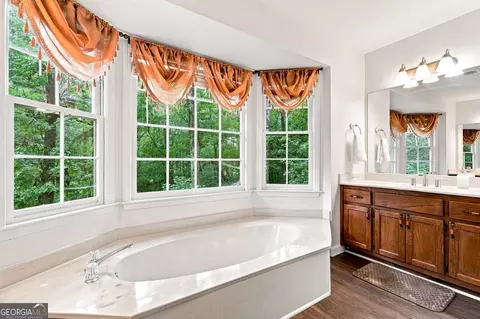 Bath - 2746 Summercrest Ln, Duluth, GA 30096 photo 4 of 4