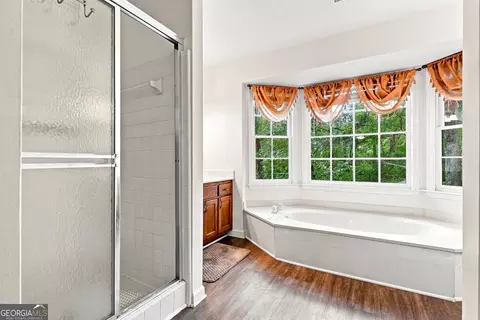 Bath - 2746 Summercrest Ln, Duluth, GA 30096 photo 2 of 4