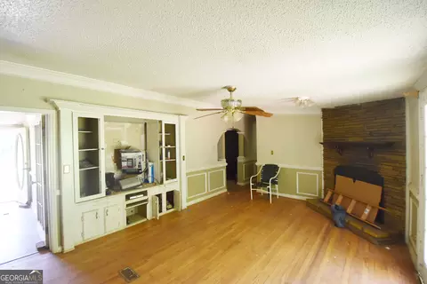 Living - 269 N Dorsey Rd, Hampton, GA 30228 photo 11 of 11