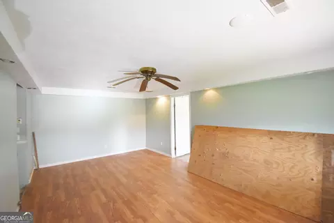 Living - 269 N Dorsey Rd, Hampton, GA 30228 photo 2 of 11