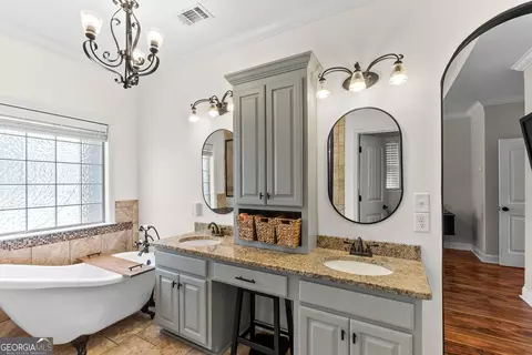 Bath - 309 Bridgehampton Way, Perry, GA 31069 photo 5 of 8