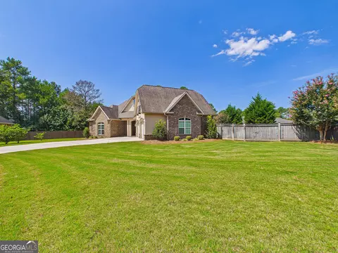 Exterior - 309 Bridgehampton Way, Perry, GA 31069 photo 7 of 24