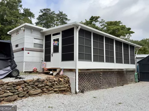 110 Admiral Dr, Hartwell, GA 30643