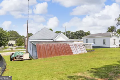Exterior - 145 Peach St, Commerce, GA 30529 photo 6 of 13