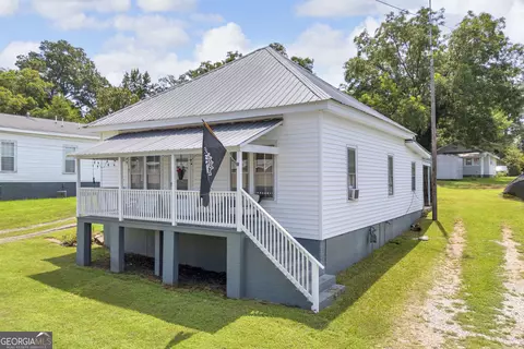 Exterior - 145 Peach St, Commerce, GA 30529 photo 4 of 13