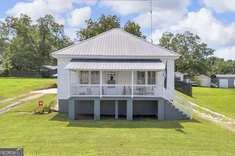 Exterior - 145 Peach St, Commerce, GA 30529 photo 3 of 13