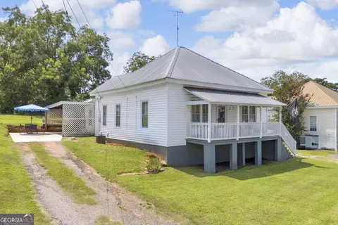 Exterior - 145 Peach St, Commerce, GA 30529 photo 2 of 13