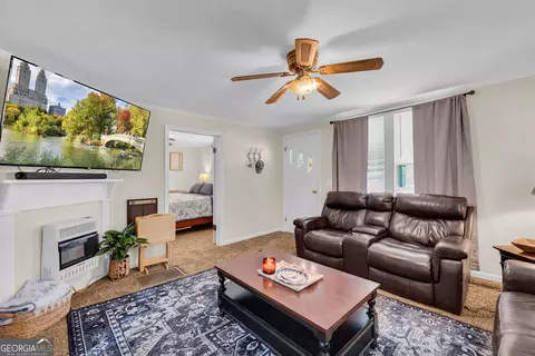 Living - 145 Peach St, Commerce, GA 30529 photo 2 of 2