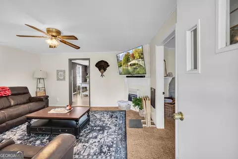 Entry Way - 145 Peach St, Commerce, GA 30529 photo 1 of 2