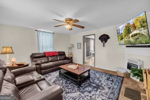 Living - 145 Peach St, Commerce, GA 30529 photo 1 of 2