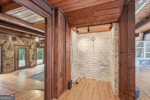Entry Way - 932 Camp Mikell Rd, Toccoa, GA 30577 photo 2 of 3