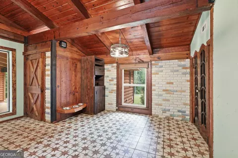 Entry Way - 932 Camp Mikell Rd, Toccoa, GA 30577 photo 3 of 3