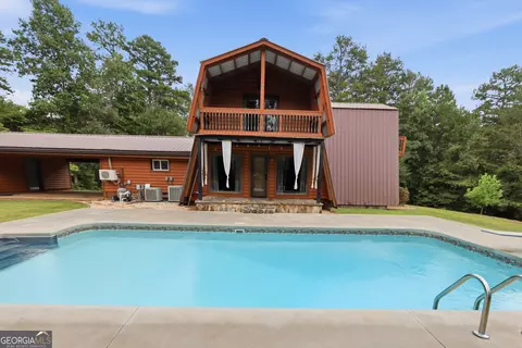 Exterior - 932 Camp Mikell Rd, Toccoa, GA 30577 photo 4 of 5