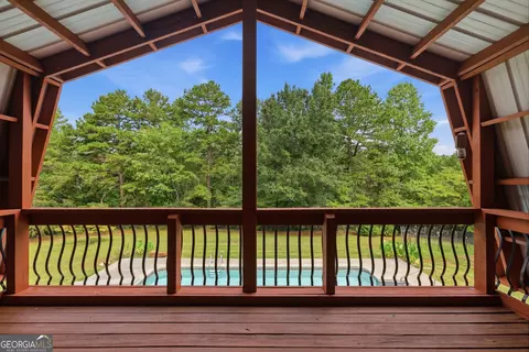 Exterior - 932 Camp Mikell Rd, Toccoa, GA 30577 photo 2 of 5