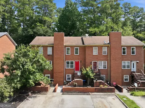 135 Davis Mill Ct, Lawrenceville, GA 30044