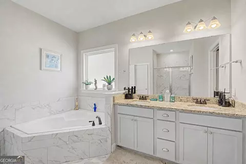 Bath - 87 Crestview Dr, Guyton, GA 31312 photo 2 of 5
