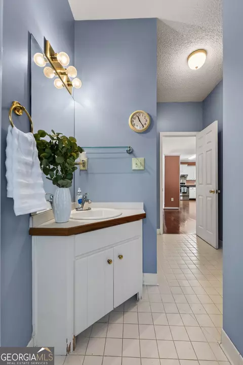 Bath - 215 Dorsey Rd, Hampton, GA 30228 photo 6 of 8