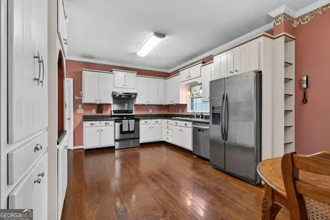 Kitchen - 215 Dorsey Rd, Hampton, GA 30228 photo 4 of 4
