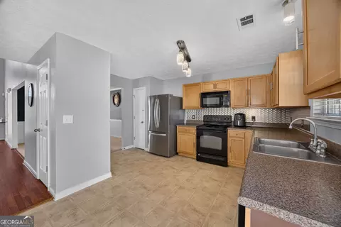 Kitchen - 362 Summit View Dr, Mcdonough, GA 30253 photo 3 of 3