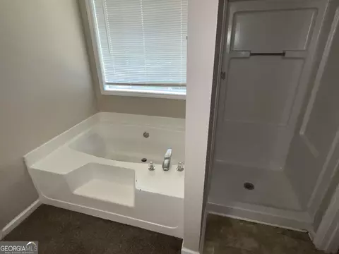 Bath - 3880 Button Gate Ct, Lithonia, GA 30038 photo 3 of 5