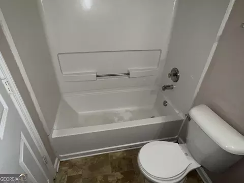 Bath - 3880 Button Gate Ct, Lithonia, GA 30038 photo 5 of 5
