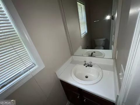 Bath - 3880 Button Gate Ct, Lithonia, GA 30038 photo 2 of 5