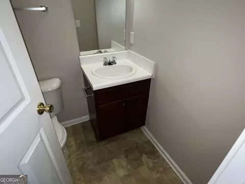 Bath - 3880 Button Gate Ct, Lithonia, GA 30038 photo 4 of 5