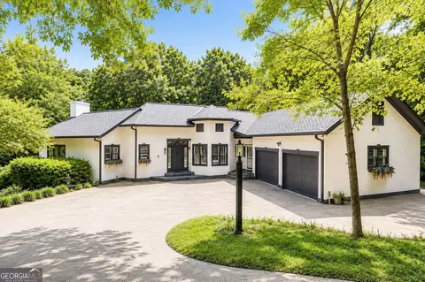 890 Pine Grove Pointe Dr, Roswell, GA 30075