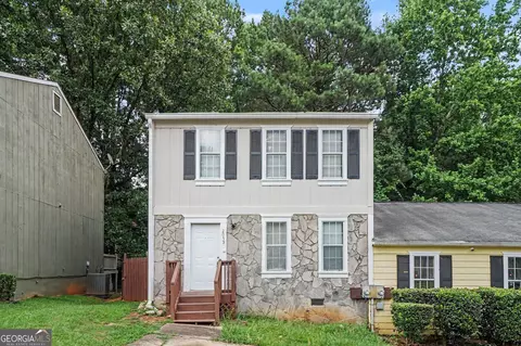 2058 Charter Ln, Lithonia, GA 30058