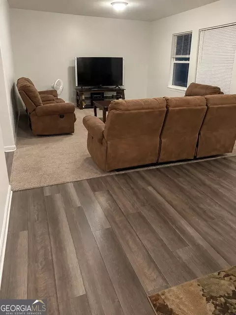 Living - 302 Knightsbridge Ln, Winder, GA 30680 photo 1 of 2