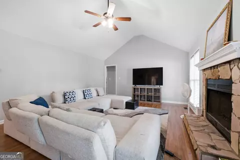 Living - 11212 Hemlock Rd, Hampton, GA 30228 photo 2 of 3