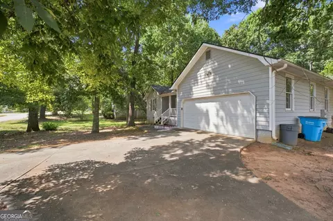 Exterior - 11212 Hemlock Rd, Hampton, GA 30228 photo 2 of 13
