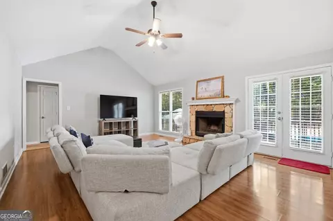 Living - 11212 Hemlock Rd, Hampton, GA 30228 photo 1 of 3