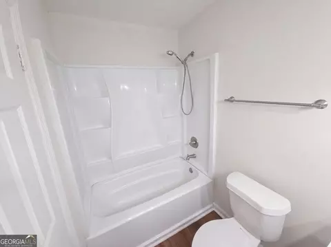 Bath - 1812 Empress Ave, Augusta, GA 30906 photo 3 of 4
