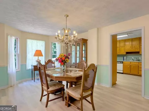 Dining - 240 Riverview Rd, Jackson, GA 30233 photo 2 of 3