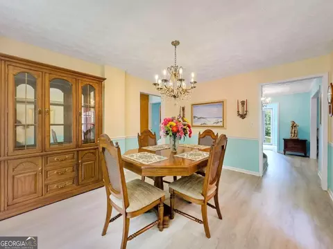 Dining - 240 Riverview Rd, Jackson, GA 30233 photo 1 of 3