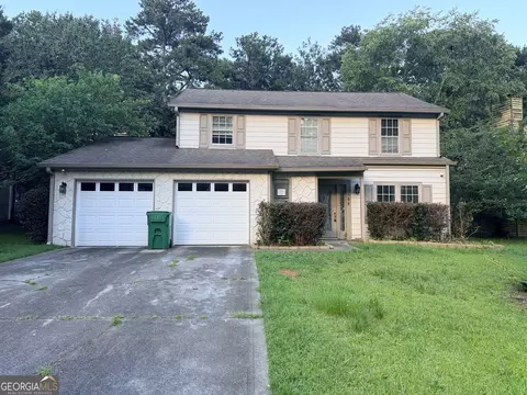 844 Chapman Cir, Stone Mountain, GA 30088