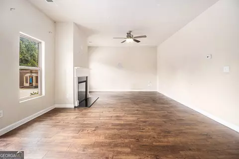Living - 10994 Genova Ter, Hampton, GA 30228 photo 4 of 5