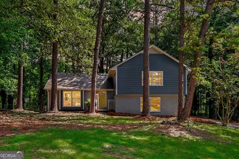 1915 Lisa Ln, Riverdale, GA 30296