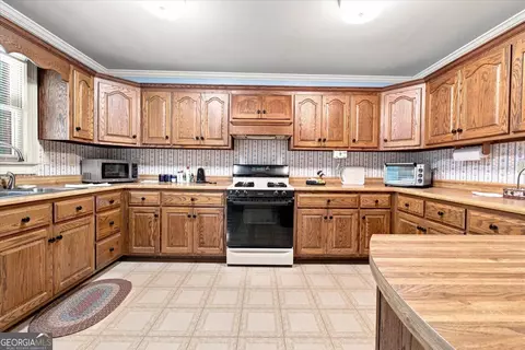Kitchen - 7397 Cave Spring Rd SW, Cave Spring, GA 30124 photo 5 of 7