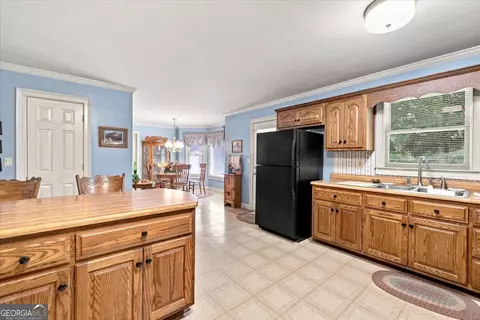 Kitchen - 7397 Cave Spring Rd SW, Cave Spring, GA 30124 photo 6 of 7