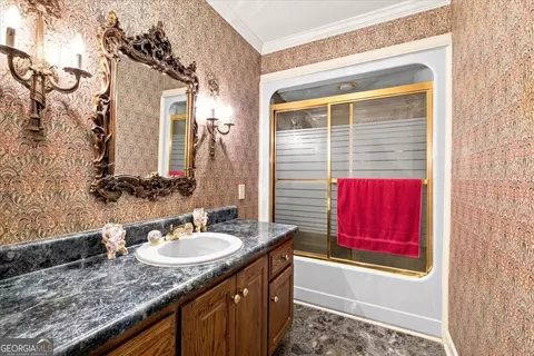 Bath - 7397 Cave Spring Rd SW, Cave Spring, GA 30124 photo 4 of 4